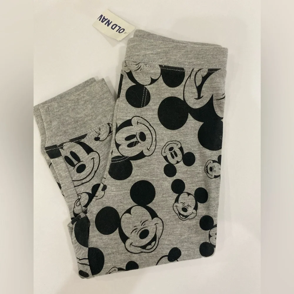 NWT 🆕OLD NAVY DISNEY ⭐️ DISNEY SWEATS 12-18 mo